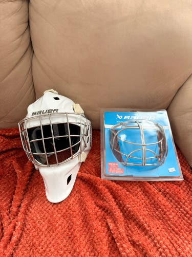 Senior Bauer NME One Goalie Mask Cateye Included