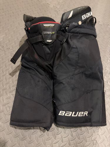 Intermediate Medium Bauer Vapor Hyperlite Hockey Pants (Used)
