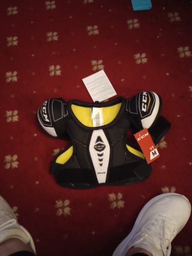 Medium Youth CCM SuperTacks Shoulder Pads (New)