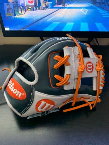 *RARE* 2016 GOTM Wilson A2000 DP15 11.5" (New)
