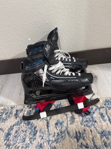 True One Piece Hockey Goalie Skates Regular Width Pro Stock 11 (Used)