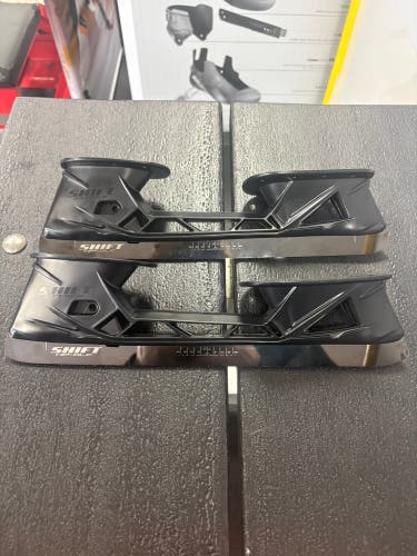 TRUE *Black Steel and Holder*
