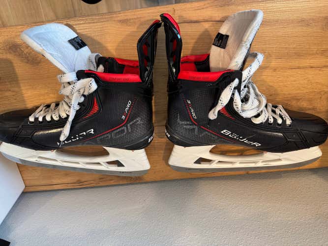 Bauer Vapor 3X Pro Hockey Skates 10 (Used)