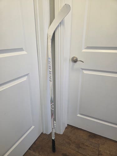 Set of 2 Junior Bauer Proto2 Right Handed Hockey Stick 30 Flex (Used)