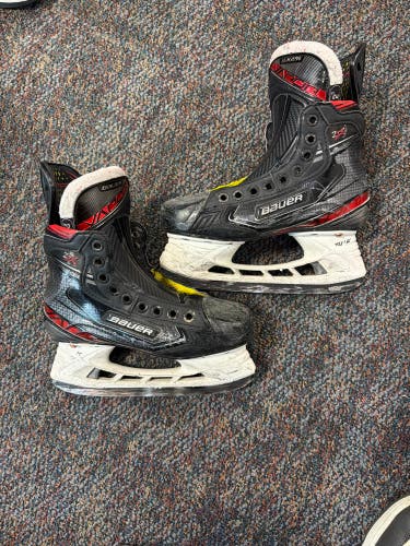 2019 Bauer Vapor 2X Hockey Skates Regular Width Size 2 (Used)