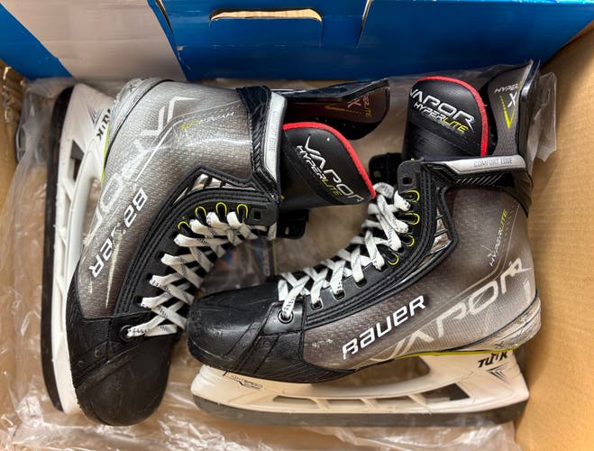 Bauer Vapor Hyperlite Hockey Skates - Senior 9.5 / Fit 1 (Excellent Condition)