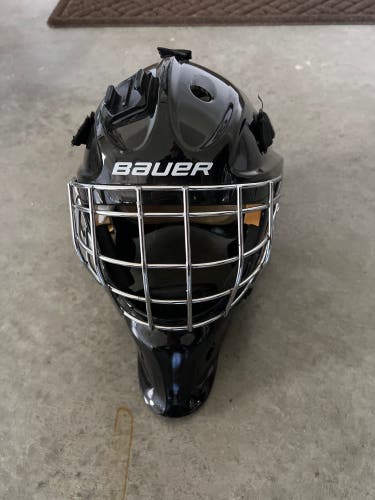 Senior Medium Bauer NME3 Goalie Mask (Used)
