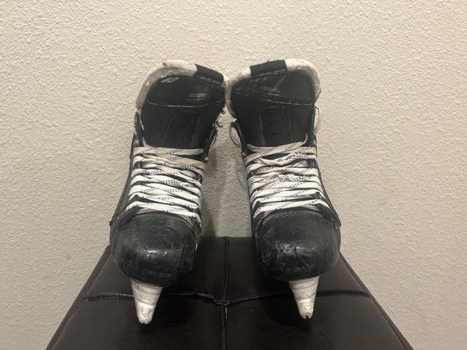 Black 2023 Bauer Supreme Hockey Skates 7.5 (Used)