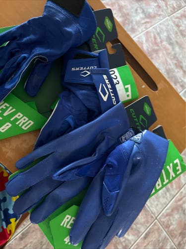 Medium Adult Cutters Gloves (New)