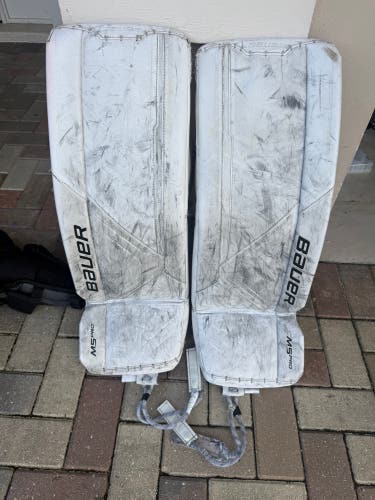 Medium 2025 Bauer Supreme M5 Pro Goalie Leg Pads (Used)