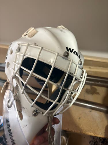 Senior 57-60 Wall W4 Goalie Mask (Used)