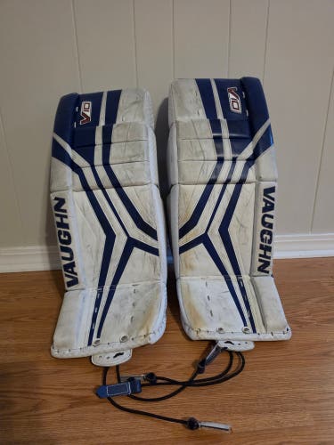 26"+2 2023 Vaughn Velocity V10 Goalie Leg Pads (Used)
