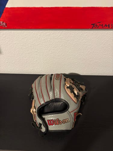 Wilson A2000 RH Infield Baseball Glove 11.25" (Used)