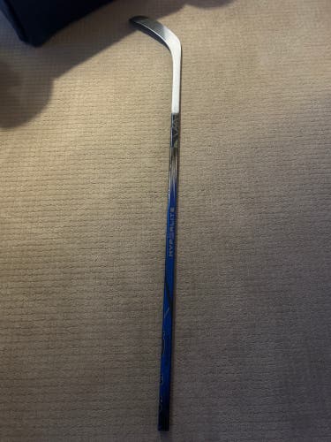 Senior Bauer Vapor Hyperlite 2 Right Handed Hockey Stick P90TM 70 Flex Pro Stock (Used)
