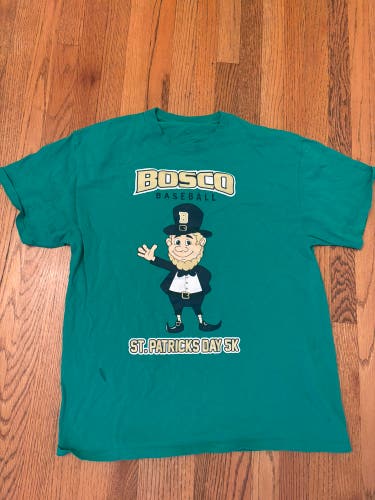 St John Bosco Braves High School St Patrick’s Day 5K T-Shirt Adult Unisex Size M