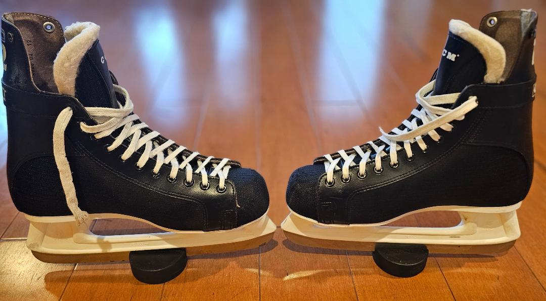 CCM 102 Pro Hockey Skates Senior Size 12 Ice Skates Excellent Condition (Used)