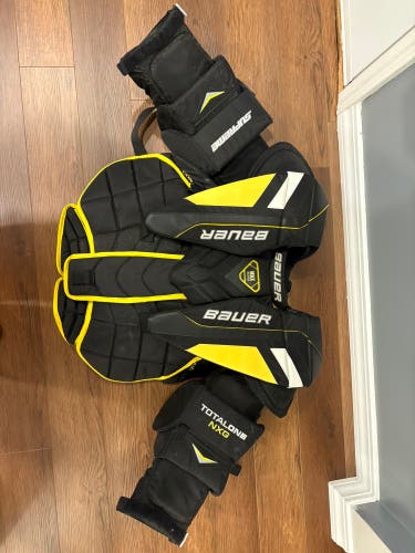 Medium Bauer Supreme TotalOne NXG Goalie Chest Protector (Used)