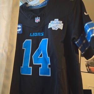 St brown Detroit lions football shirt