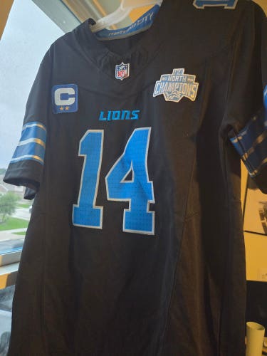 St brown Detroit lions football shirt