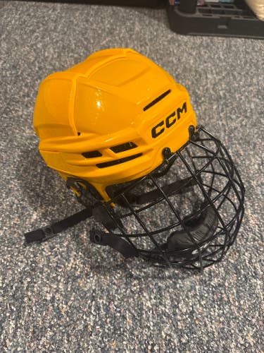 Medium CCM Super Tacks X Helmet (Used)