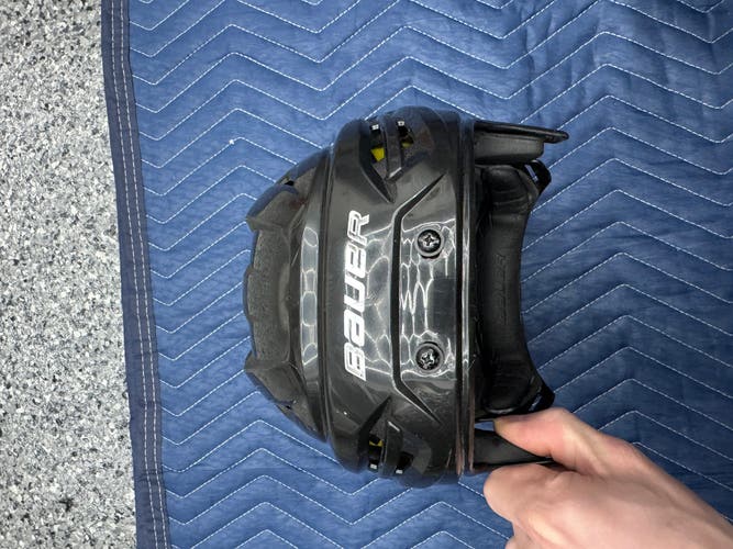 Medium Bauer Re-Akt 95 Helmet (Used)