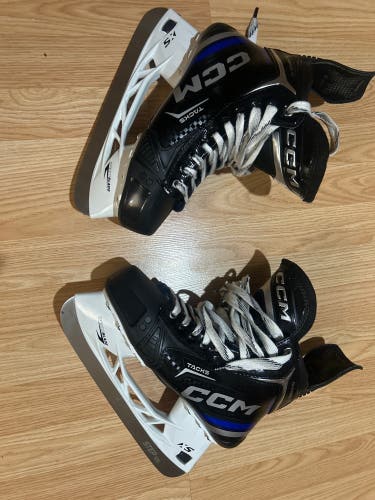 CCM Tacks Classic SE (SMU) Hockey Skates Wide Width 8.5 (Used)