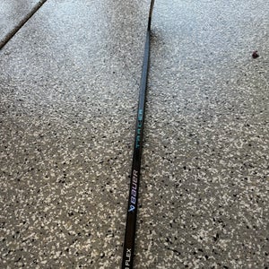 Junior Bauer Nexus Tracer Left Hand Hockey Stick p28/30 Flex (Used)