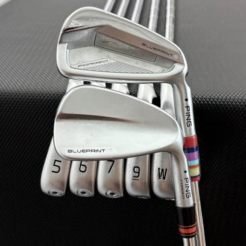 PING BLUEPRINT S/T COMBO IRON SET 4-W BLACK/BLUE DOT +1/2"