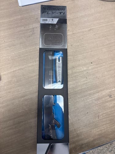 Bauer Fly-Ti 280 mm Size 9 (New) still in the box