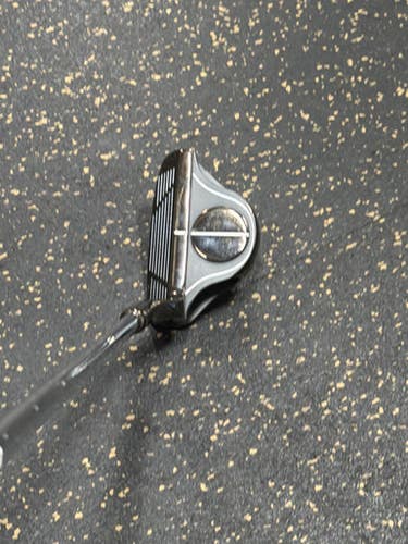 Used EZ ROLL CHIPPING IRON Golf Chipper RH Pitching Wedge 11337-S000485413