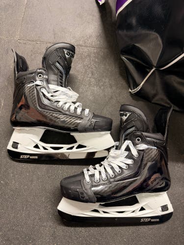 Black 2025 CCM JetSpeed FT8 Pro Hockey Skates Regular Width Pro Stock 8 (Used)