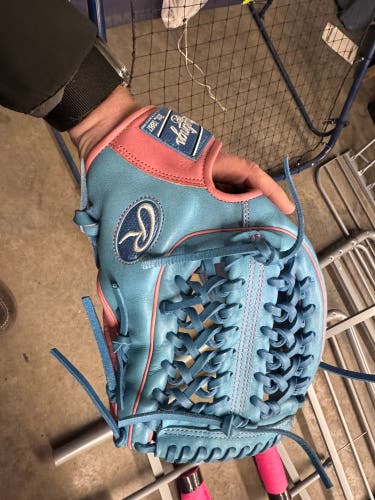 Rawlings RH Outfield heart of the hide Baseball Glove 12.75" (Used)
