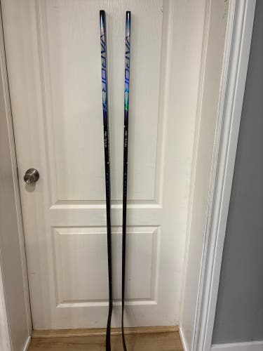 Senior Bauer Vapor Flylite Right Handed Hockey Stick P92 70 Flex (Used)