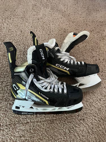 Black/Yellow 2022 CCM AS-V Pro Hockey Skates Wide Width 9 (Used)