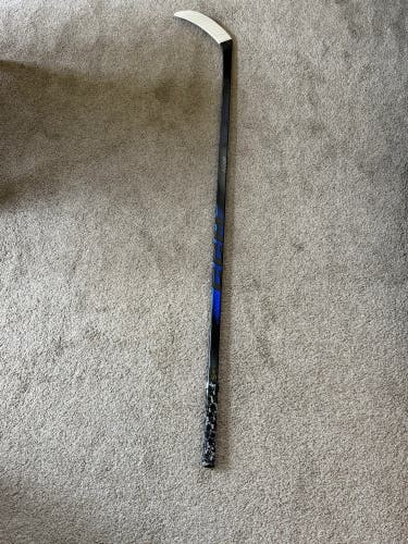 Senior CCM Ribcor Trigger 10 Pro Right Handed Hockey Stick P28 70 Flex (New)