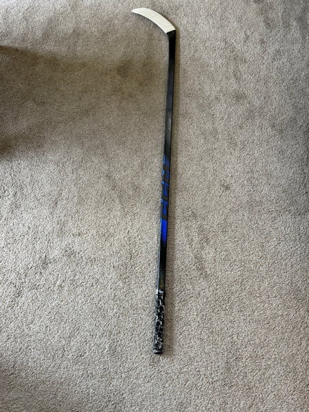 Senior CCM Ribcor Trigger 10 Pro Right Handed Hockey Stick P28 70 Flex (New)