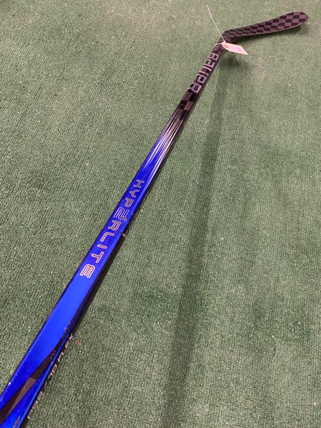 Cut | Bauer Vapor Hyperlite 2 Hockey Stick Right Handed | P92 74 Flex