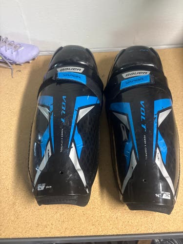 Senior Bauer Vapor 14" Shin Pads (Used)