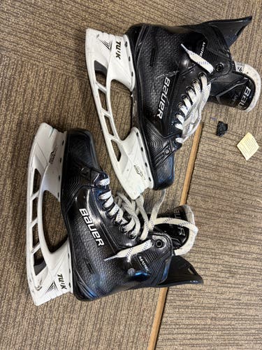 Bauer S24 Supreme Matrix (SMU) Hockey Skates 9.5 (Used)