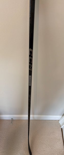 Senior CCM XF Ghost right Handed Hockey Stick P28 75 Flex