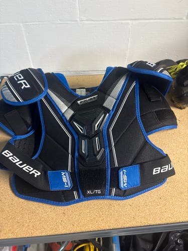 XL Senior Bauer MS-1 Shoulder Pads (New)
