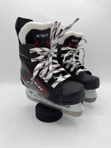 2017 CCM JetSpeed FT360 Hockey Skates Youth Regular Width 9
