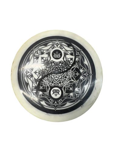 Used Dynamic Discs ESCAPE Disc Golf Driver White 173g 11835-S000207822
