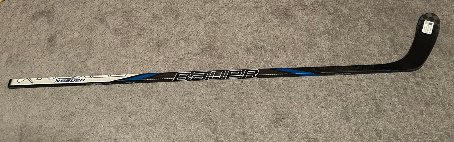 Intermediate Bauer Team Nexus Left Hand Hockey Stick P28 65 Flex Pro Stock (New)