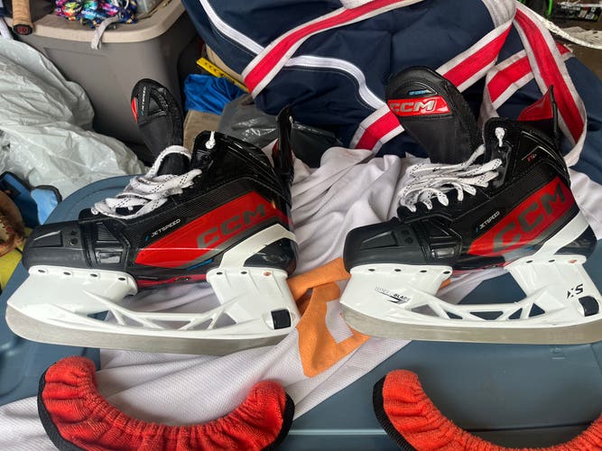 2023 CCM JetSpeed FT6 Hockey Skates Wide Width 8 (Used)