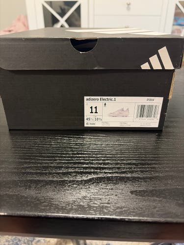 Men's Size M 11.0 (W 12.0) Adidas adizero electric 1 (New)