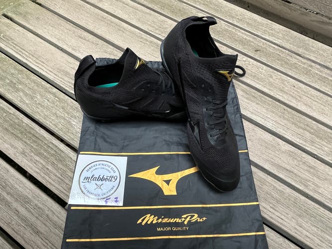Mizuno Pro Global Elite Lightrevo Metal Cleats - All Black - Men's 10.5 (Gently Used)