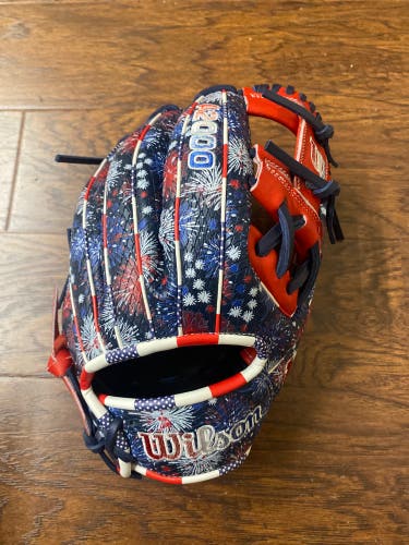 2025 Wilson A2000 1975 RH Infield Baseball Glove 11.75" Fireworks USA July 2025 GOTM