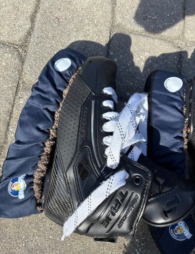 2024 True Catalyst 7x4 Hockey Goalie Skates Regular Width Size 6 (New)