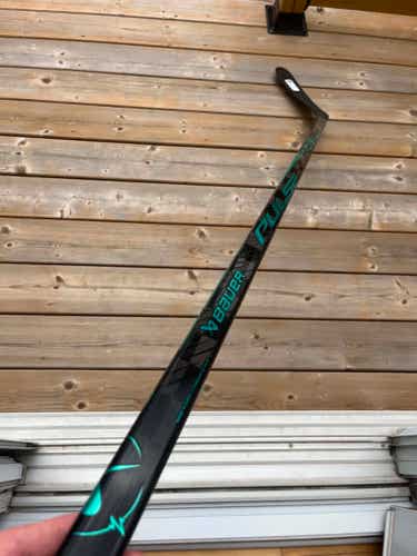 NEW Intermediate Bauer Pulse Left Hand Hockey Stick P92 55 Flex (New)